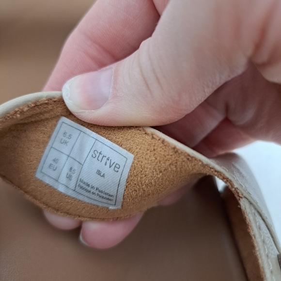 Strive Isla sandal almond snake glamour 8.5 NWT - Picture 9 of 9